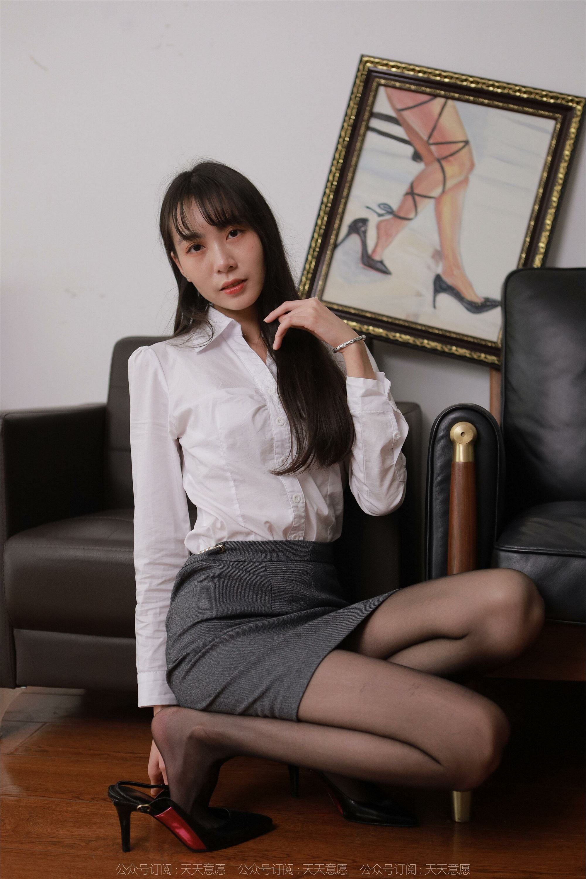 IESS异思趣向 2022.03.18 丝享家1032：团团《黑丝职业装》